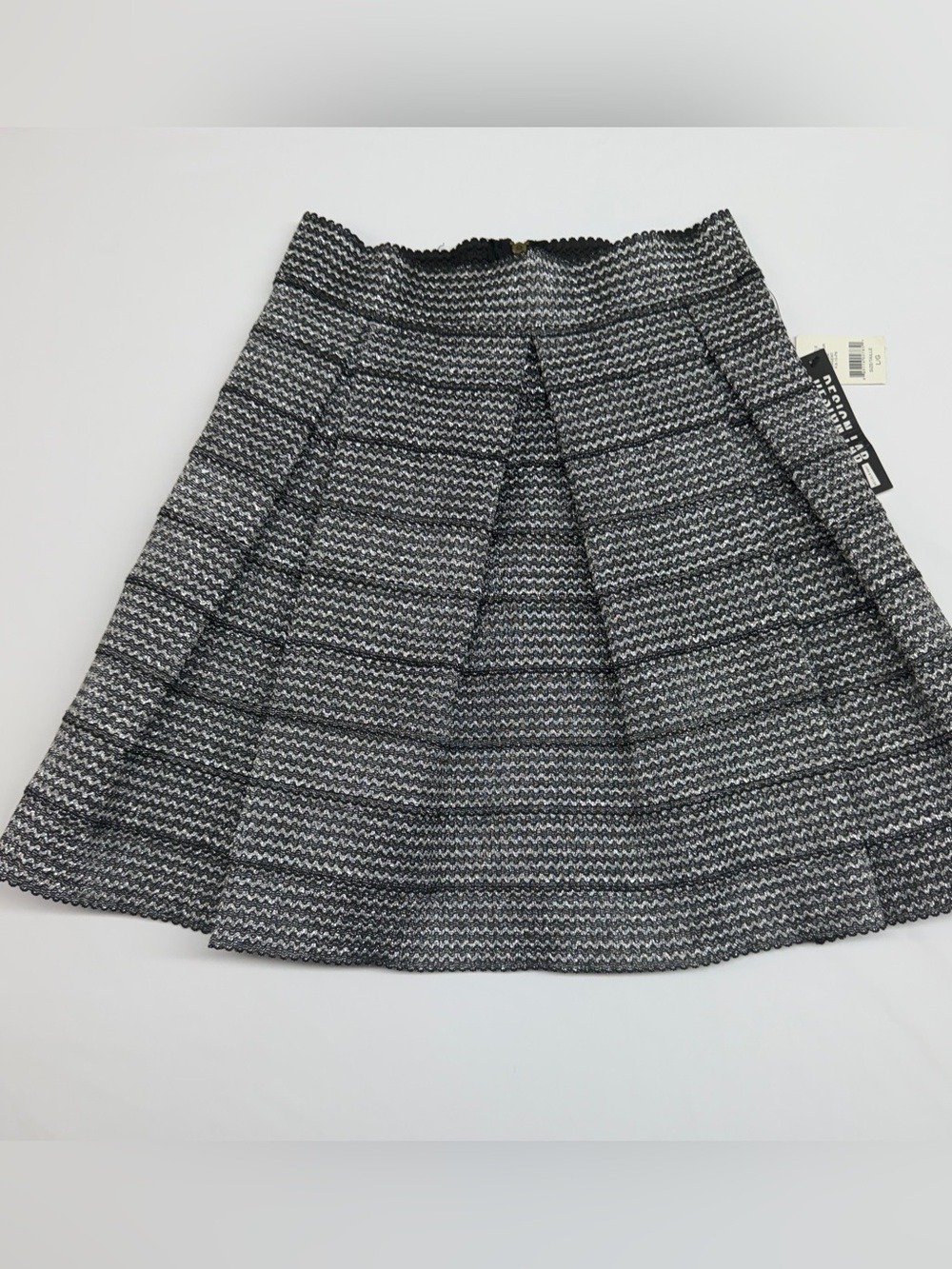 Design Lab Lord & Taylor Black and White Patterned Circle Skirt